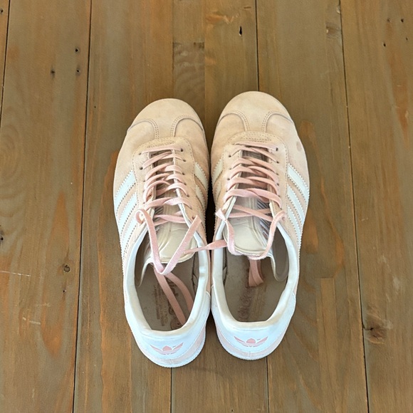 adidas Shoes - Adidas Sombas Women's Sneakers